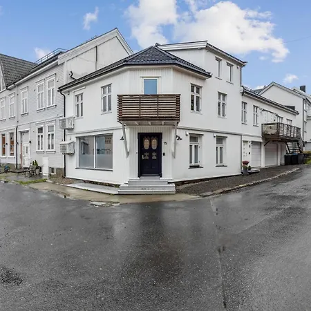 Newly Renovated In Lofoten With Free Parking And Fast Wi-fi Appartement Kabelvåg