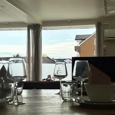 Newly Renovated In Lofoten With Free Parking And Fast Wi-fi Appartement