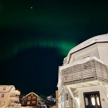 Newly Renovated In Lofoten With Free Parking And Fast Wi-fi